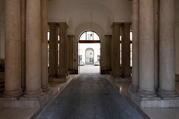 Vienna, Trautson Palace vestibule to courtyard
