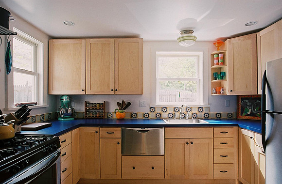 Kitchen to E