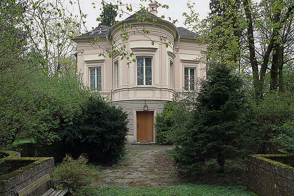 Salzburg (Klessheim), Hoyos Stöckl entry side