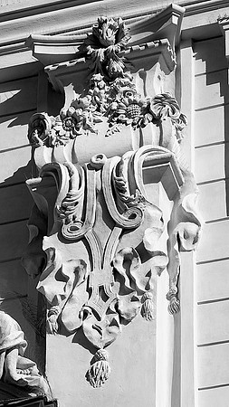 Vienna, Schönborn-Batthyany Palace capital 3