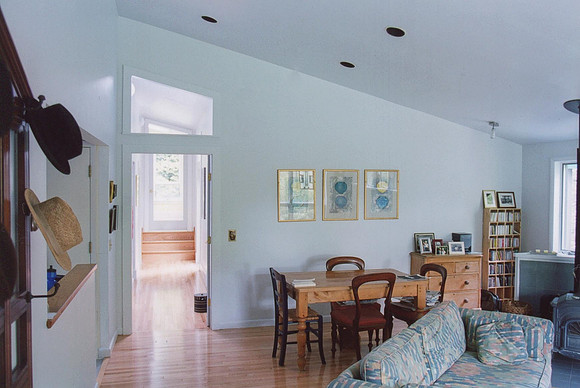 LR E to Family Room