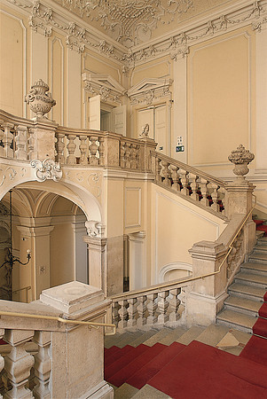 Vienna, Schönborn-Batthyany Palace stair to upper gallery
