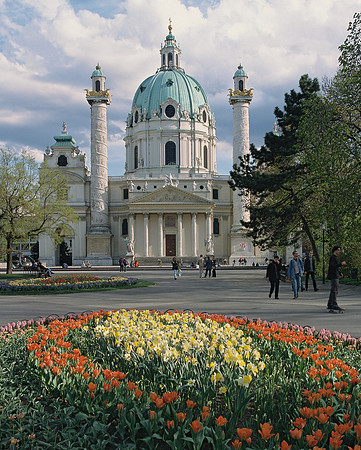 Vienna, Karlskirche facade
